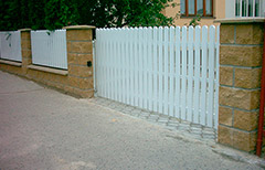 Jednokřídlá brána - výplň plastová plotovka